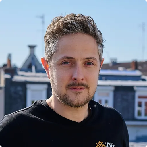 Portrait de Max, co-dirigeant chez Pit.