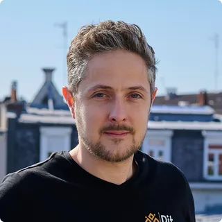 Portrait de Max, co-dirigeant chez Pit.